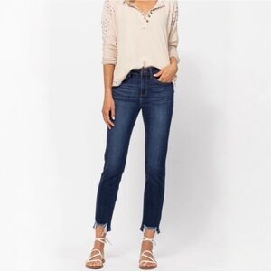 Judy Blue Relaxed Fit Shark Bite Hem Jeans Size 5/27